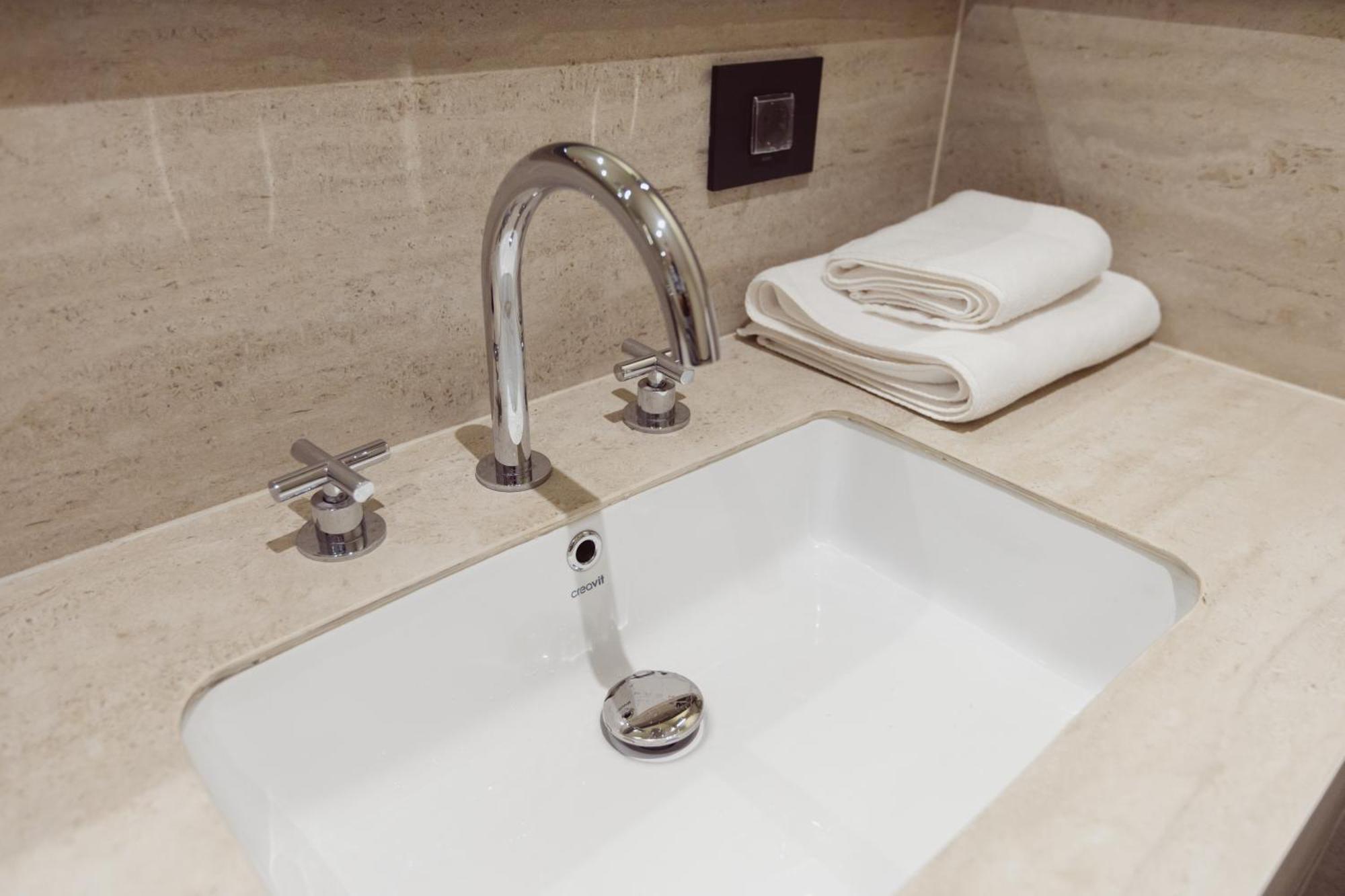 Aparthotel Craiova Kültér fotó