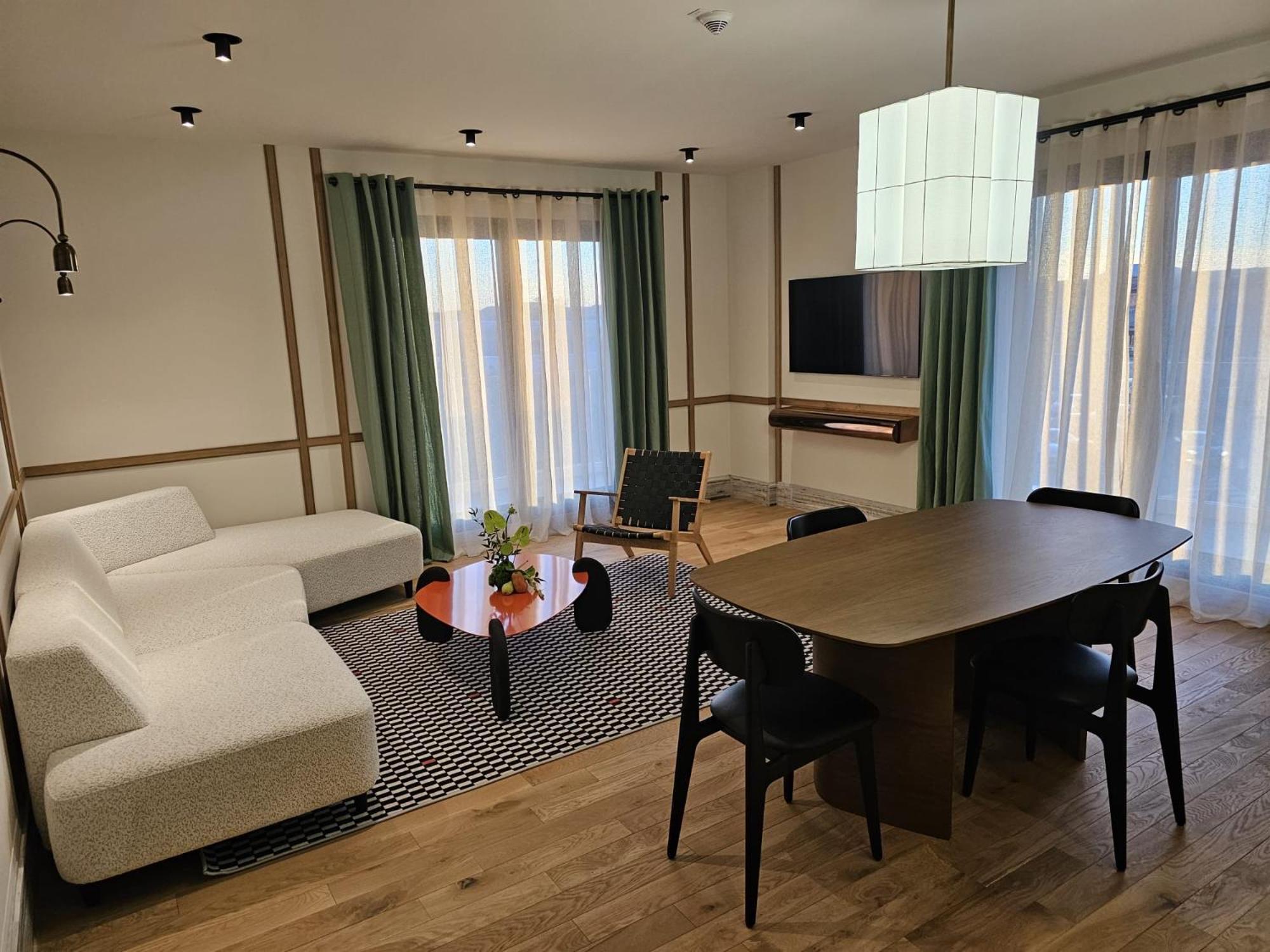Aparthotel Craiova Kültér fotó